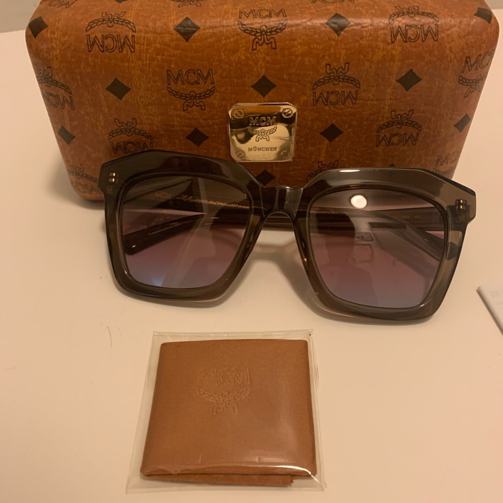 NWOT 👑 MCM SUNGLASSES